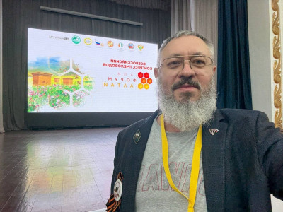 Участие музея меда "Пчелотека" на всероссийском АПИФОРУМЕ в Барнауле